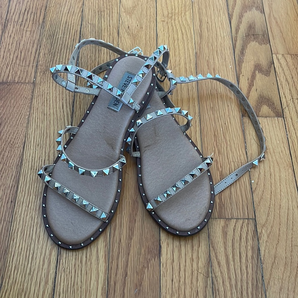 Steve Madden Travel Tan studded sandals